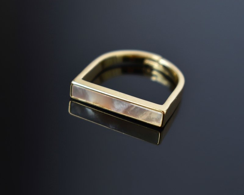 Кольцо безразмерное цвет золото вставка натуральный перламутр Золотой